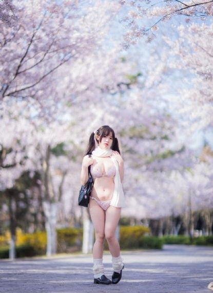 勾引深情男主大李子